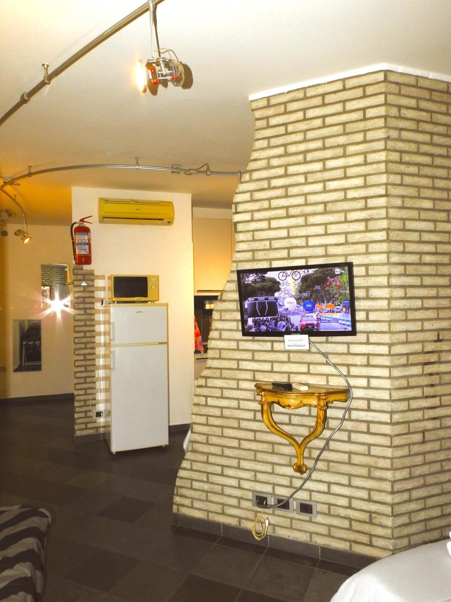 Dormire In Centro Trieste Studio Galleria 16 Εξωτερικό φωτογραφία